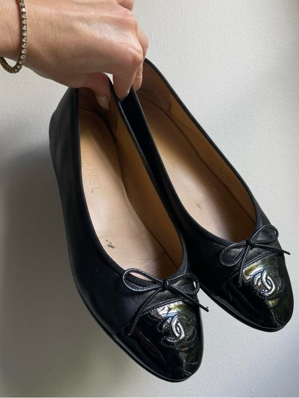 🖤 CHANEL • Authentic // All-Black Ballet Flats, Leather + Patent Cap Toe
